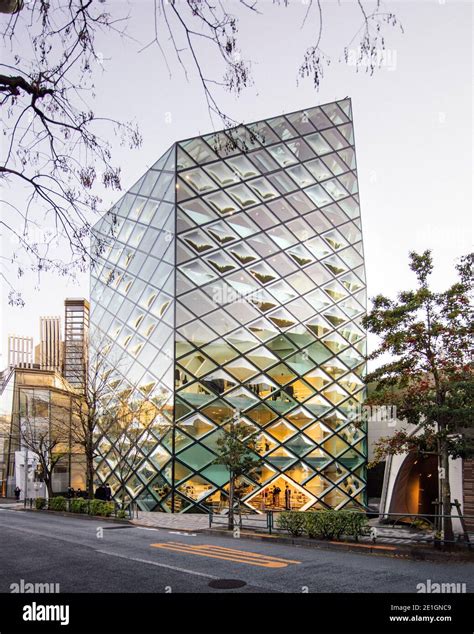 prada tokyo building